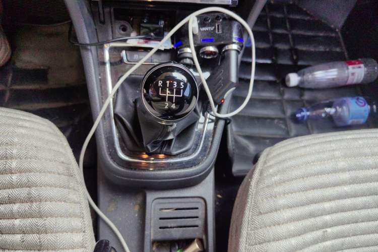 Used Volkswagen Bora 2015 Zhuihui Edition 1.6L Manual Comfort Model Gear Lever