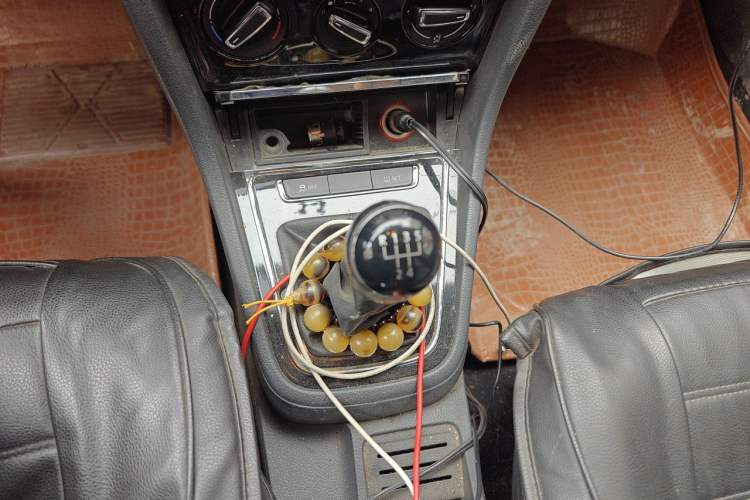 Used Volkswagen Bora 2015 Zhuihui Edition 1.6L Manual Comfort Model Gear Lever