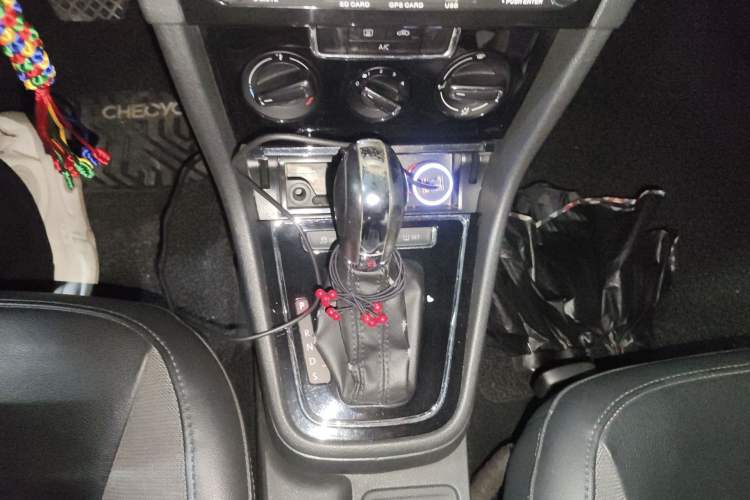 Used Volkswagen Bora 2015 Value Edition 1.6L Automatic Comfort Version Gear Lever