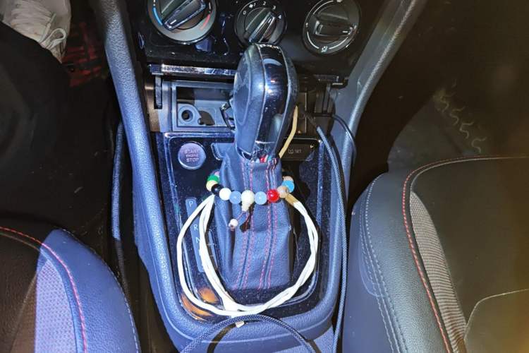 Used Volkswagen Bora 2015 Value Edition 1.4TSI Automatic Sportline Gear Lever