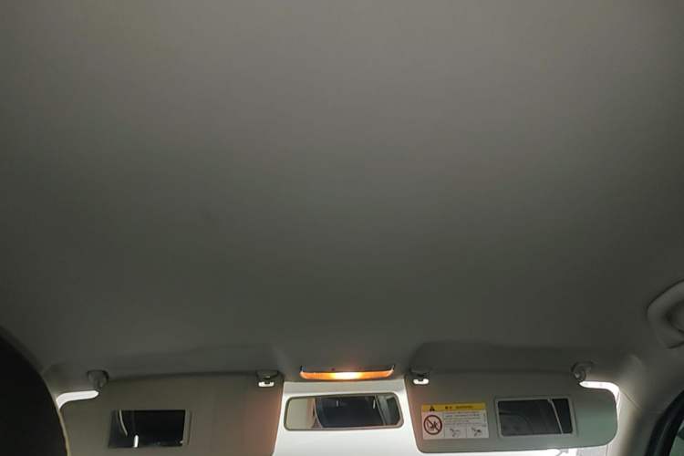 Used Volkswagen Bora 2015 Value Edition 1.6L Manual Fashionable Style Headliner