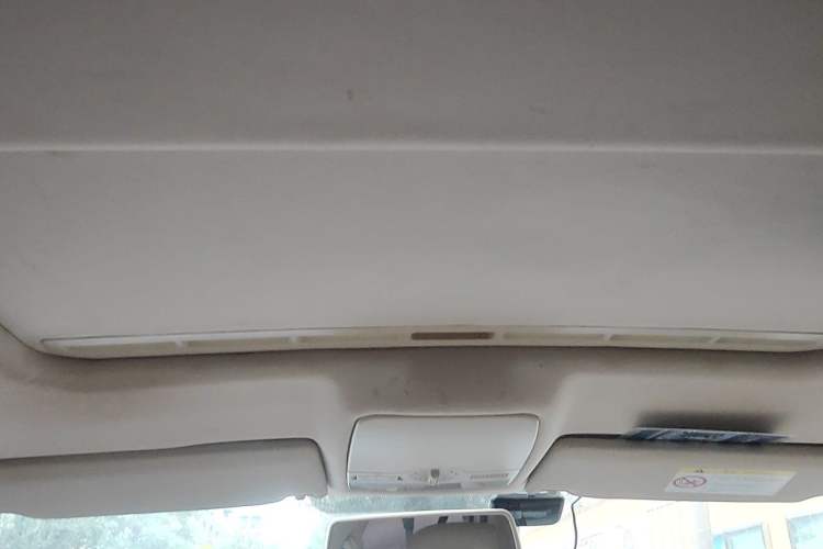 Used Volkswagen Bora 2015 Value Edition 1.6L Automatic Comfort Version Headliner