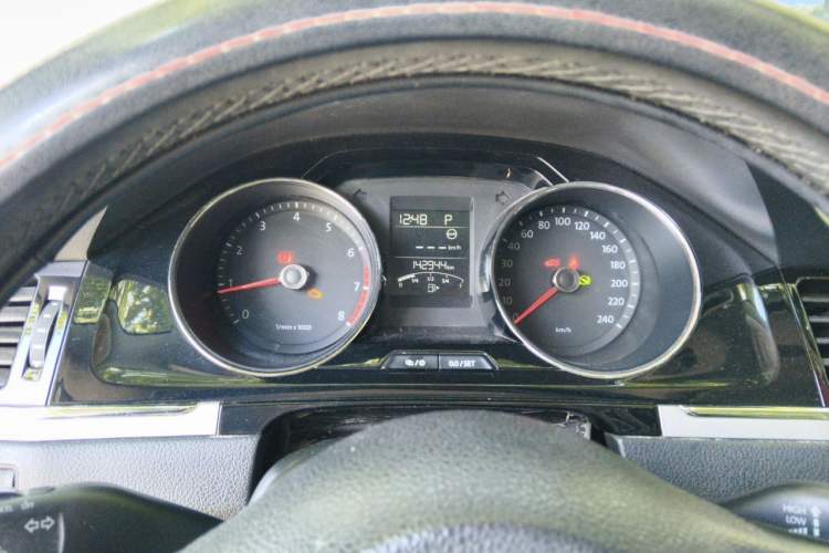 Used Volkswagen Bora 2015 Value Edition 1.6L Automatic Comfort Version Instrument Cluster