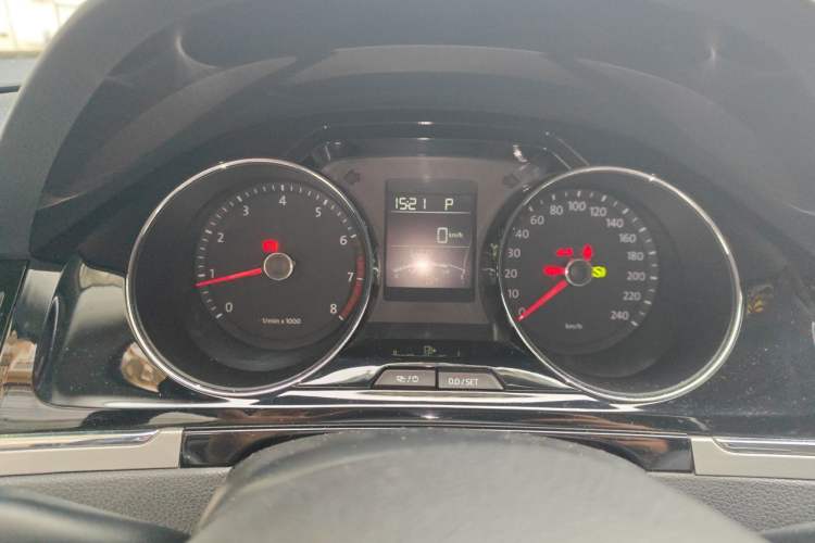 Used Volkswagen Bora 2015 Value Edition 1.6L Automatic Comfort Version Instrument Cluster