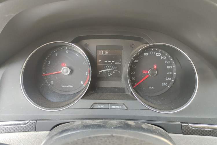 Used Volkswagen Bora 2015 Value Edition 1.6L Manual Fashionable Style Instrument Cluster