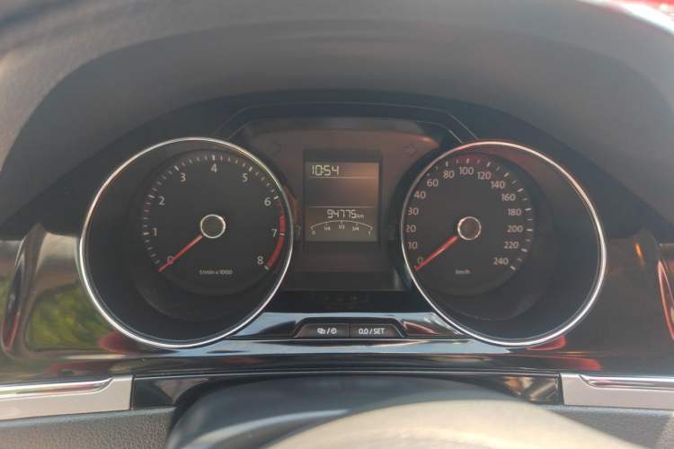 Used Volkswagen Bora 2015 Value Edition 1.6L Automatic Comfort Version Instrument Cluster