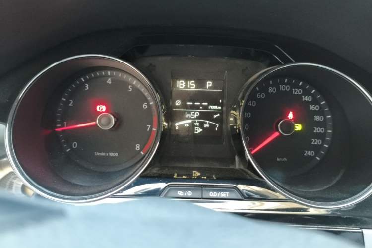 Used Volkswagen Bora 2015 Value Edition 1.6L Automatic Comfort Version Instrument Cluster