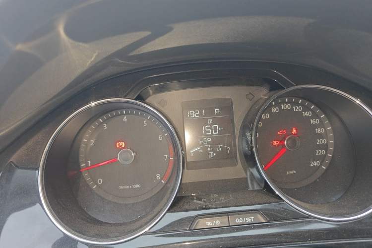 Used Volkswagen Bora 2015 Value Edition 1.6L Automatic Comfort Version Instrument Cluster