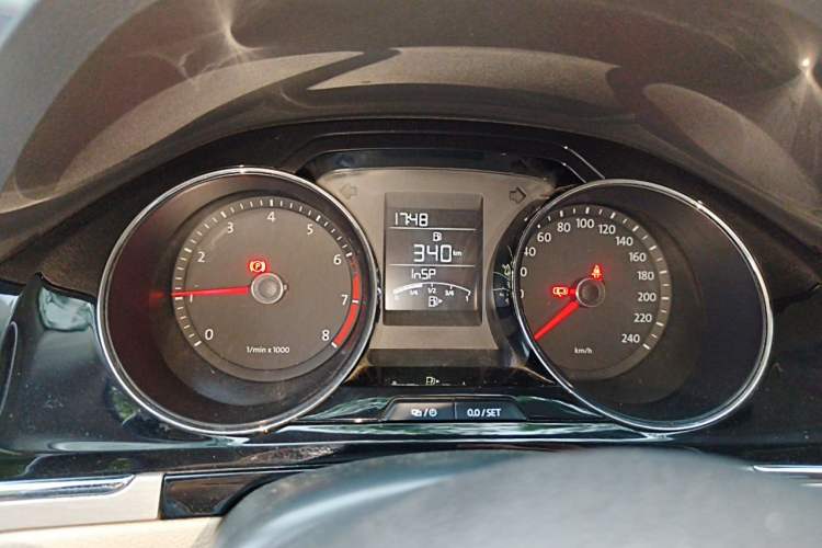 Used Volkswagen Bora 2015 Zhuihui Edition 1.6L Manual Comfort Model Instrument Cluster