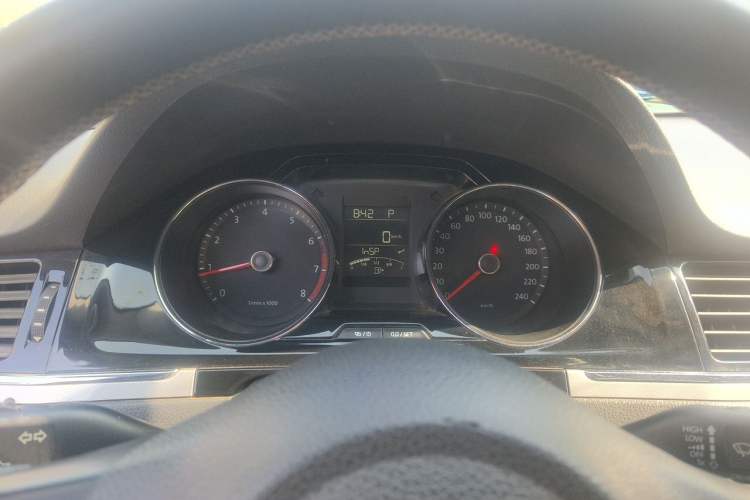 Used Volkswagen Bora 2015 Value Edition 1.6L Automatic Comfort Version Instrument Cluster