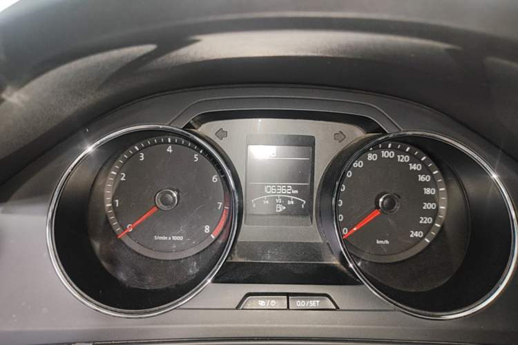 Used Volkswagen Bora 2015 Value Edition 1.6L Manual Fashionable Style Instrument Cluster