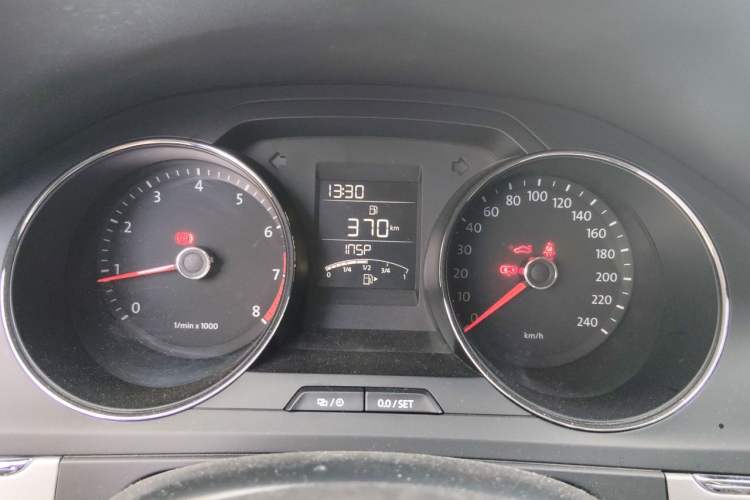 Used Volkswagen Bora 2015 Value Edition 1.6L Manual Fashionable Style Instrument Cluster