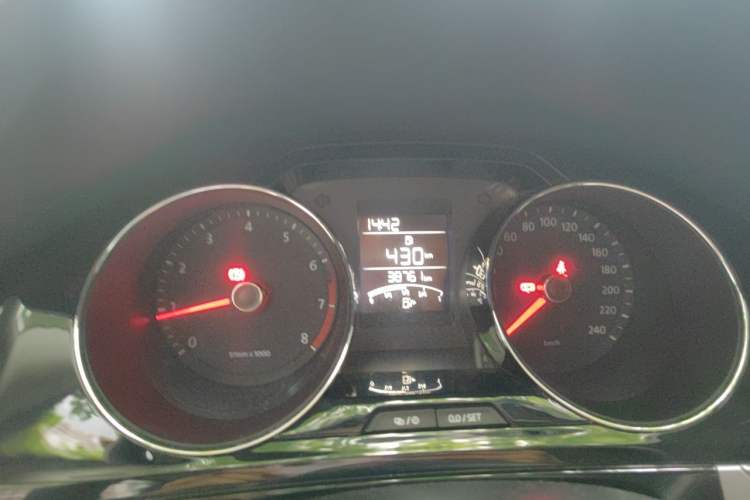 Used Volkswagen Bora 2015 Zhuihui Edition 1.6L Manual Comfort Model Instrument Cluster