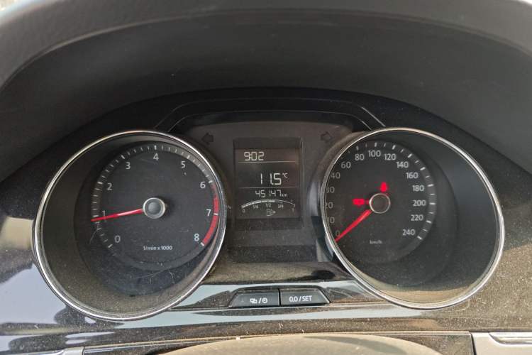 Used Volkswagen Bora 2015 Zhuihui Edition 1.6L Manual Comfort Model Instrument Cluster