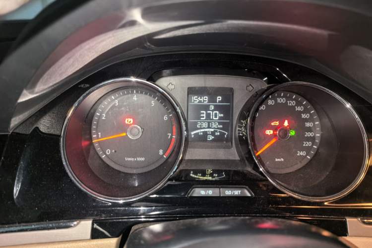 Used Volkswagen Bora 2015 Value Edition 1.6L Automatic Comfort Version Instrument Cluster