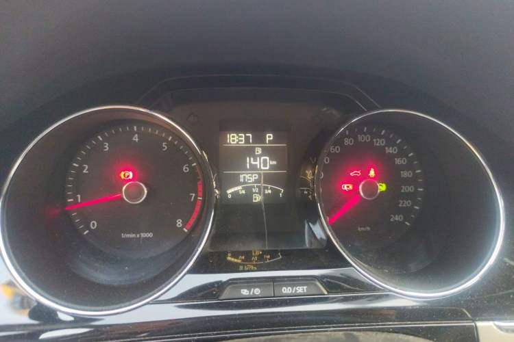 Used Volkswagen Bora 2015 Value Edition 1.6L Automatic Comfort Version Instrument Cluster