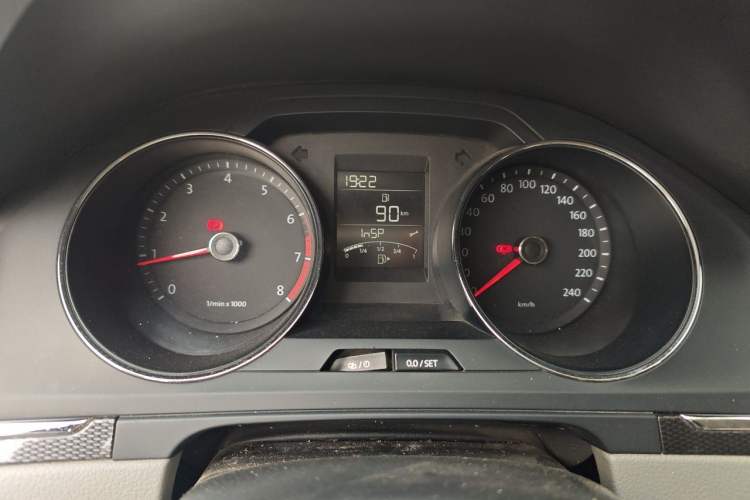 Used Volkswagen Bora 2015 Value Edition 1.6L Manual Fashionable Style Instrument Cluster