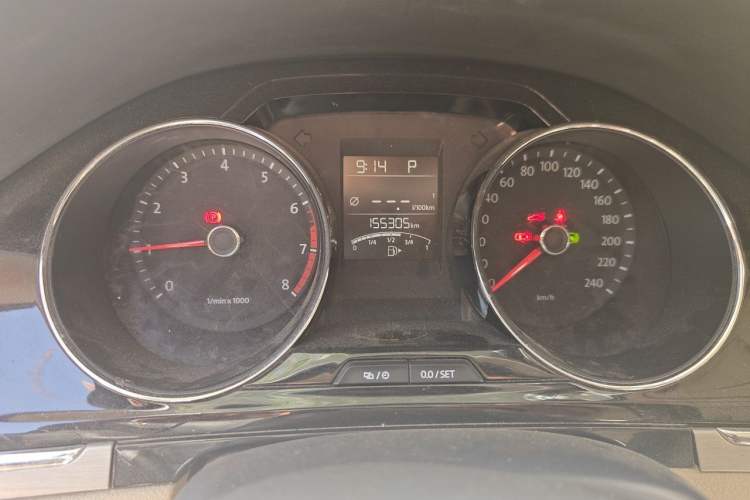 Used Volkswagen Bora 2015 Value Edition 1.6L Automatic Comfort Version Instrument Cluster