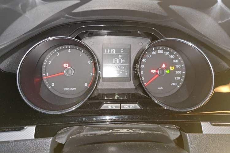 Used Volkswagen Bora 2015 Value Edition 1.4TSI Automatic Sportline Instrument Cluster