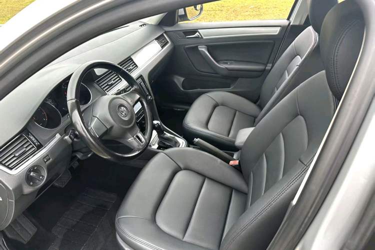 Used Volkswagen Bora 2015 Qihui Edition 1.6L Automatic Fashion Model Interior 2