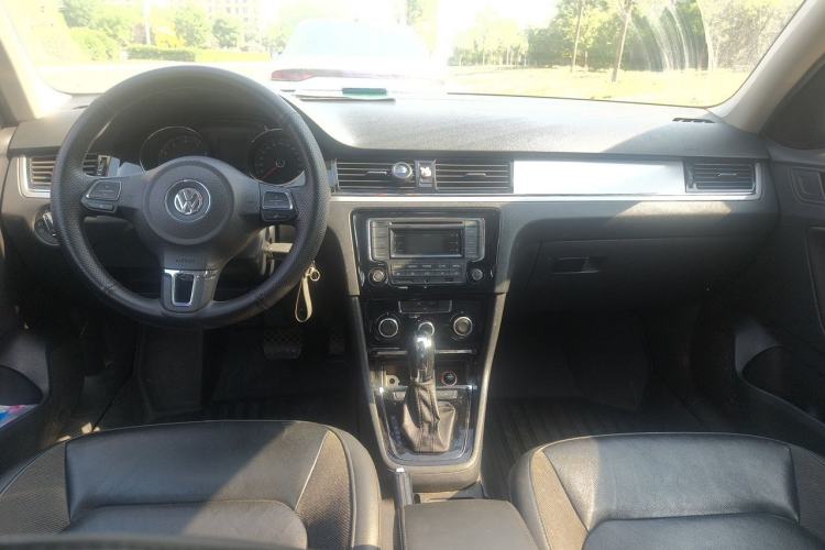 Used Volkswagen Bora 2015 Value Edition 1.6L Automatic Comfort Version Interior 2