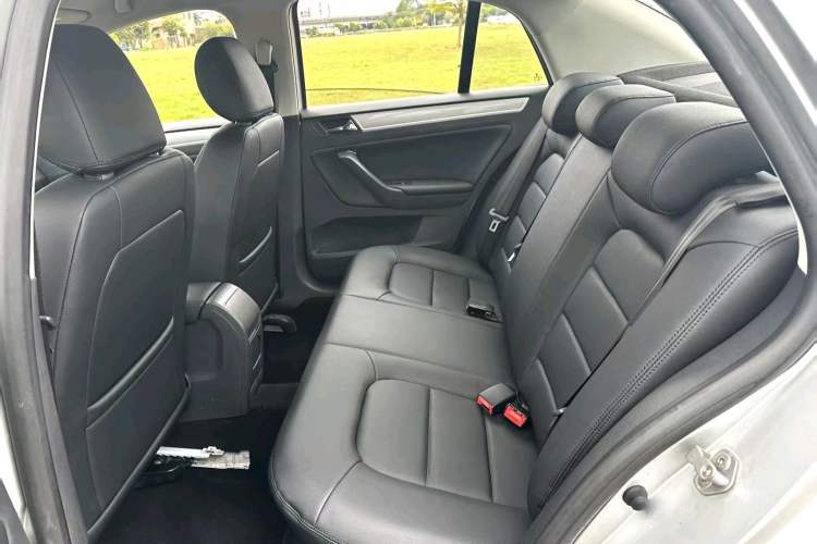 Used Volkswagen Bora 2015 Qihui Edition 1.6L Automatic Fashion Model Interior 4
