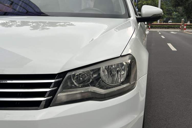 Used Volkswagen Bora 2015 Qihui Edition 1.6L Automatic Fashion Model Left Front Headlight