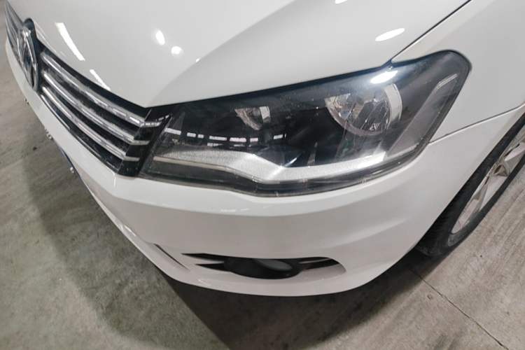 Used Volkswagen Bora 2015 Value Edition 1.6L Manual Fashionable Style Left Front Headlight