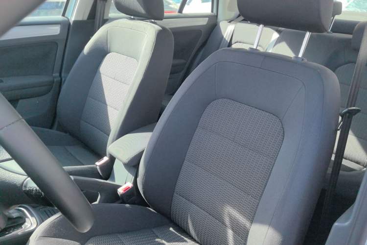 Used Volkswagen Bora 2015 Qihui Edition 1.6L Automatic Fashion Model Left Front Seat