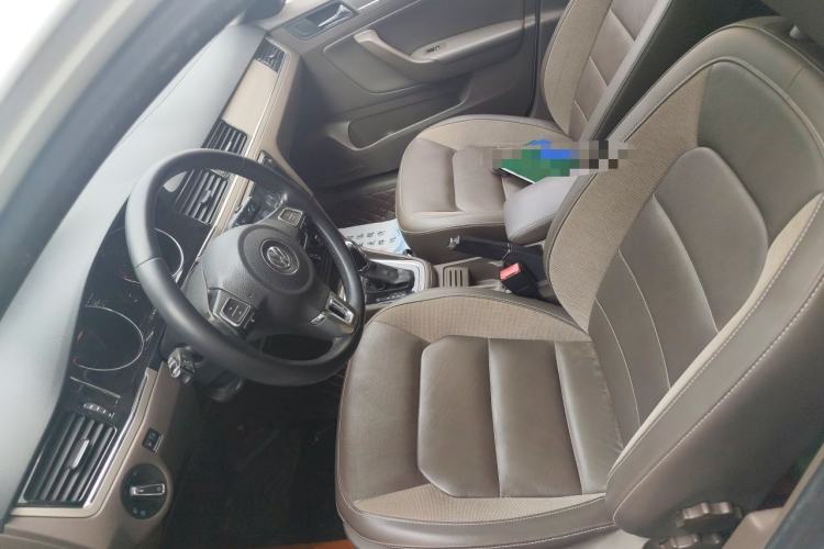 Used Volkswagen Bora 2015 Value Edition 1.6L Automatic Comfort Version Left Front Seat