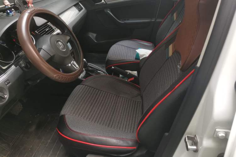 Used Volkswagen Bora 2015 Value Edition 1.6L Automatic Comfort Version Left Front Seat