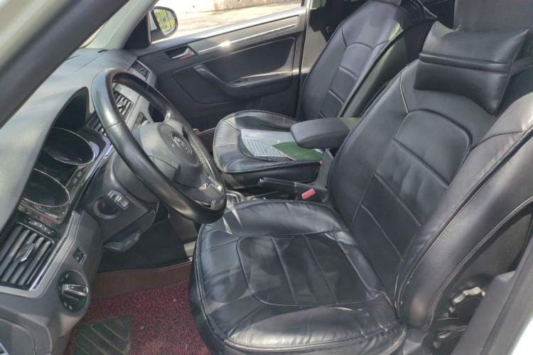 Used Volkswagen Bora 2015 Value Edition 1.6L Automatic Comfort Version Left Front Seat