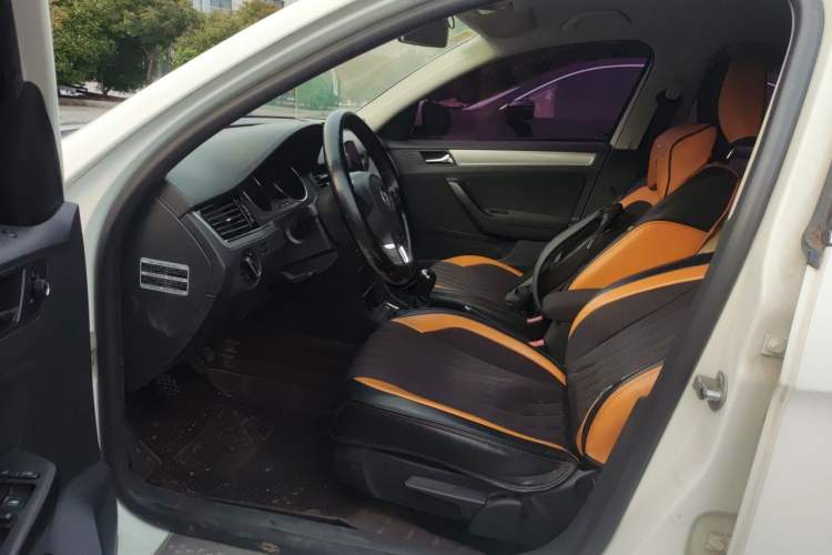 Used Volkswagen Bora 2015 Value Edition 1.6L Manual Fashionable Style Left Front Seat