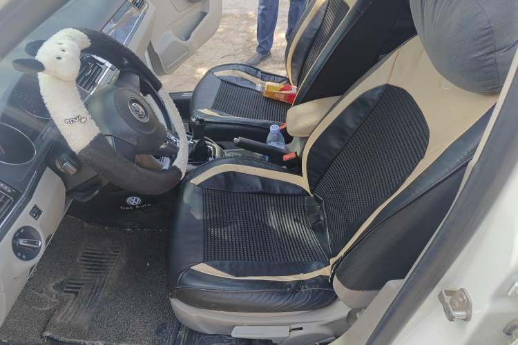 Used Volkswagen Bora 2015 Value Edition 1.6L Manual Fashionable Style Left Front Seat
