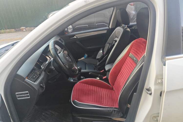 Used Volkswagen Bora 2015 Zhuihui Edition 1.6L Manual Comfort Model Left Front Seat