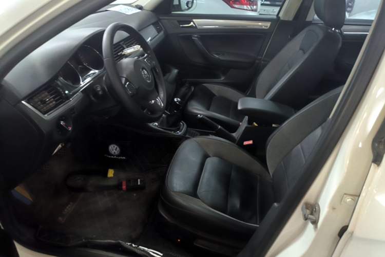 Used Volkswagen Bora 2015 Zhuihui Edition 1.6L Manual Comfort Model Left Front Seat