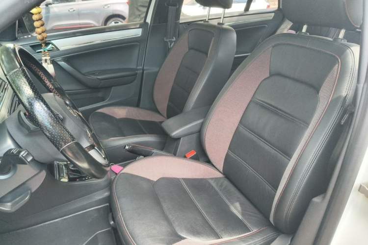 Used Volkswagen Bora 2015 Value Edition 1.4TSI Automatic Sportline Left Front Seat