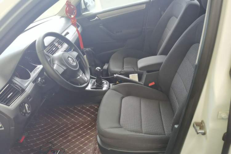 Used Volkswagen Bora 2015 Value Edition 1.6L Manual Fashionable Style Left Front Seat