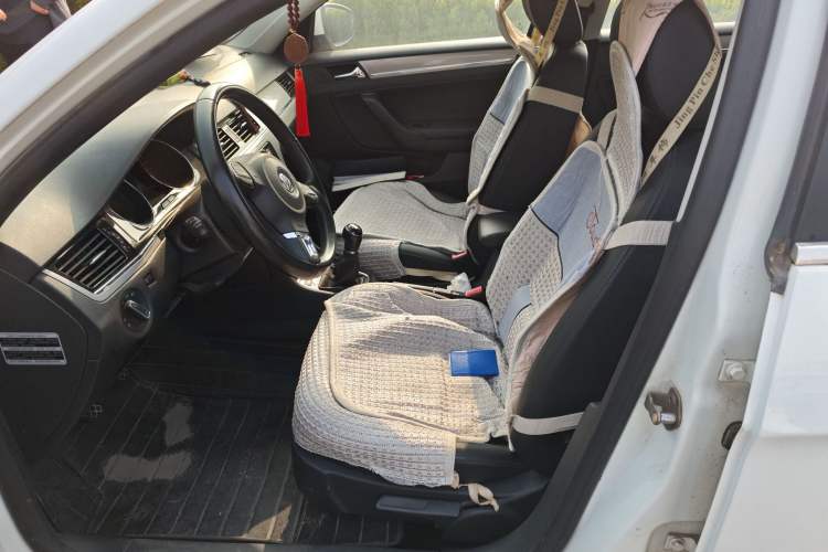Used Volkswagen Bora 2015 Zhuihui Edition 1.6L Manual Comfort Model Left Front Seat