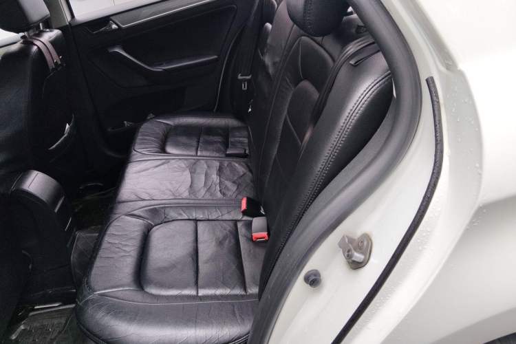 Used Volkswagen Bora 2015 Qihui Edition 1.6L Automatic Fashion Model Left Rear Seat