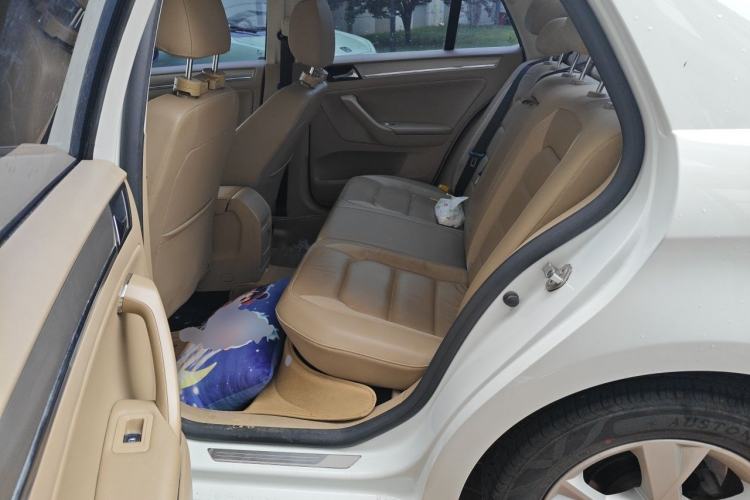 Used Volkswagen Bora 2015 Qihui Edition 1.6L Automatic Fashion Model Left Rear Seat