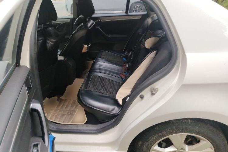 Used Volkswagen Bora 2015 Qihui Edition 1.6L Automatic Fashion Model Left Rear Seat