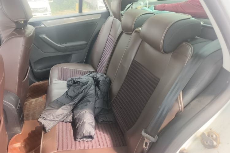 Used Volkswagen Bora 2015 Qihui Edition 1.6L Automatic Fashion Model Left Rear Seat