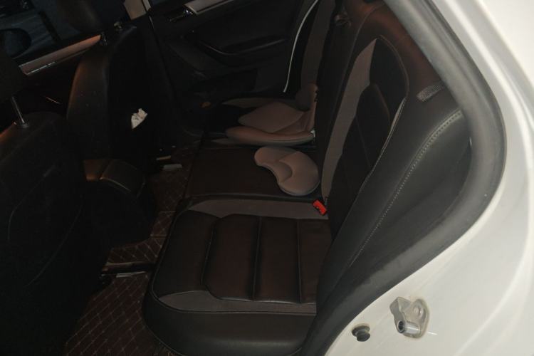 Used Volkswagen Bora 2015 Qihui Edition 1.6L Automatic Fashion Model Left Rear Seat