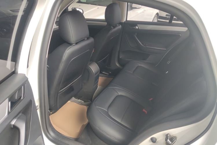 Used Volkswagen Bora 2015 Qihui Edition 1.6L Automatic Fashion Model Left Rear Seat