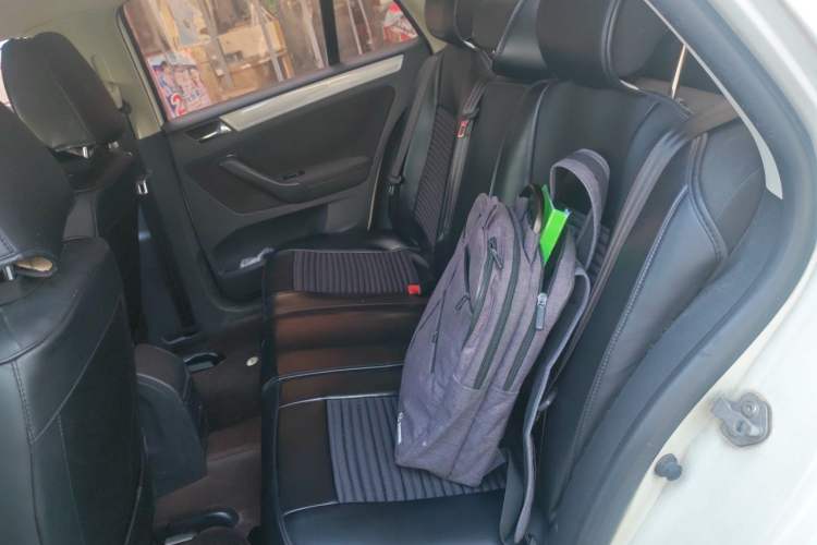 Used Volkswagen Bora 2015 Qihui Edition 1.6L Automatic Fashion Model Left Rear Seat
