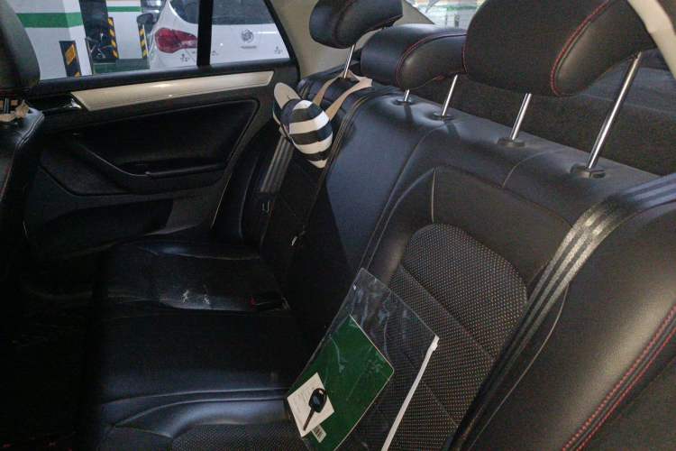 Used Volkswagen Bora 2015 Qihui Edition 1.6L Automatic Fashion Model Left Rear Seat