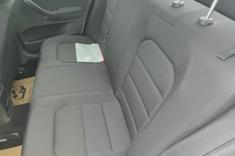 Used Volkswagen Bora 2015 Qihui Edition 1.6L Automatic Fashion Model Left Rear Seat