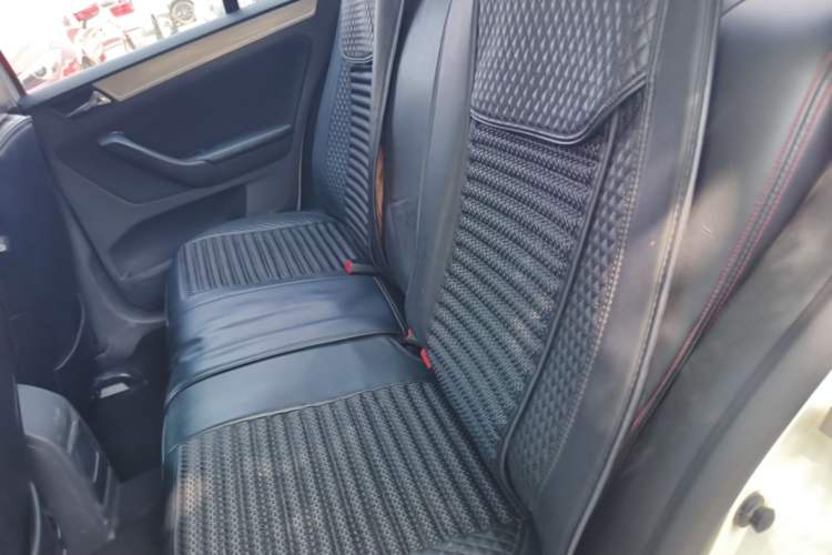 Used Volkswagen Bora 2015 Qihui Edition 1.6L Automatic Fashion Model Left Rear Seat