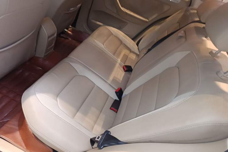 Used Volkswagen Bora 2015 Value Edition 1.6L Automatic Comfort Version Left Rear Seat